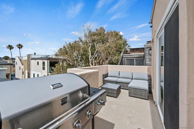 727 Ostend, San Diego, CA 92109
