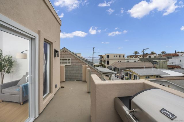 727 Ostend, San Diego, CA 92109