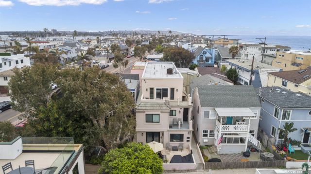 727 Ostend, San Diego, CA 92109