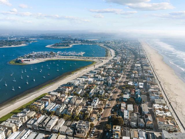 727 Ostend, San Diego, CA 92109