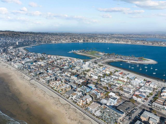 727 Ostend, San Diego, CA 92109