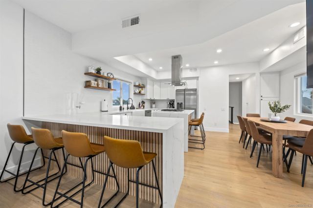 727 Ostend, San Diego, CA 92109