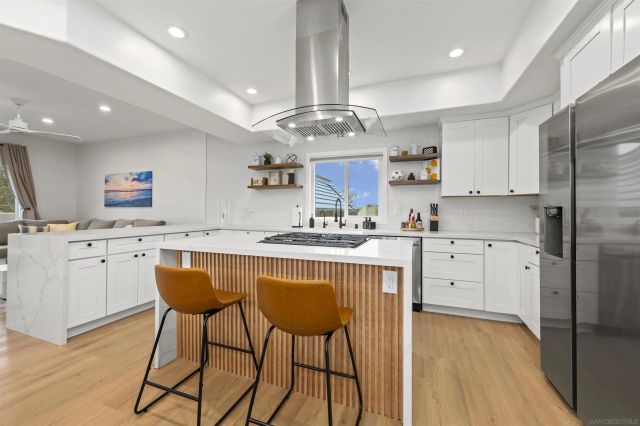 727 Ostend, San Diego, CA 92109