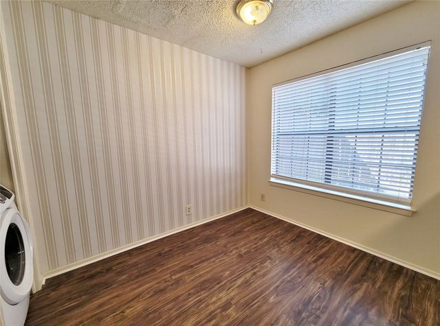 929 W Hickory Street A8, Denton, TX 76201