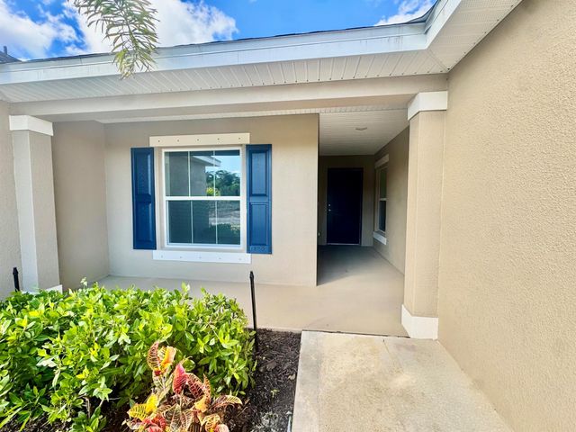 8634 Giovanni Avenue, Fort Pierce, FL 34951