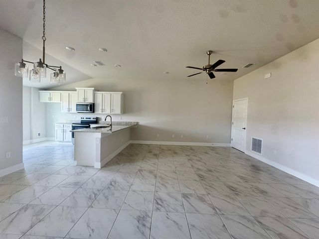 8634 Giovanni Avenue, Fort Pierce, FL 34951