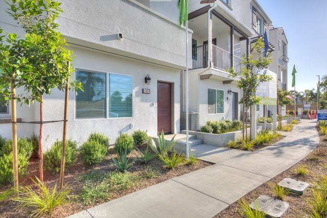 11454 Artesia, Artesia, CA 90701