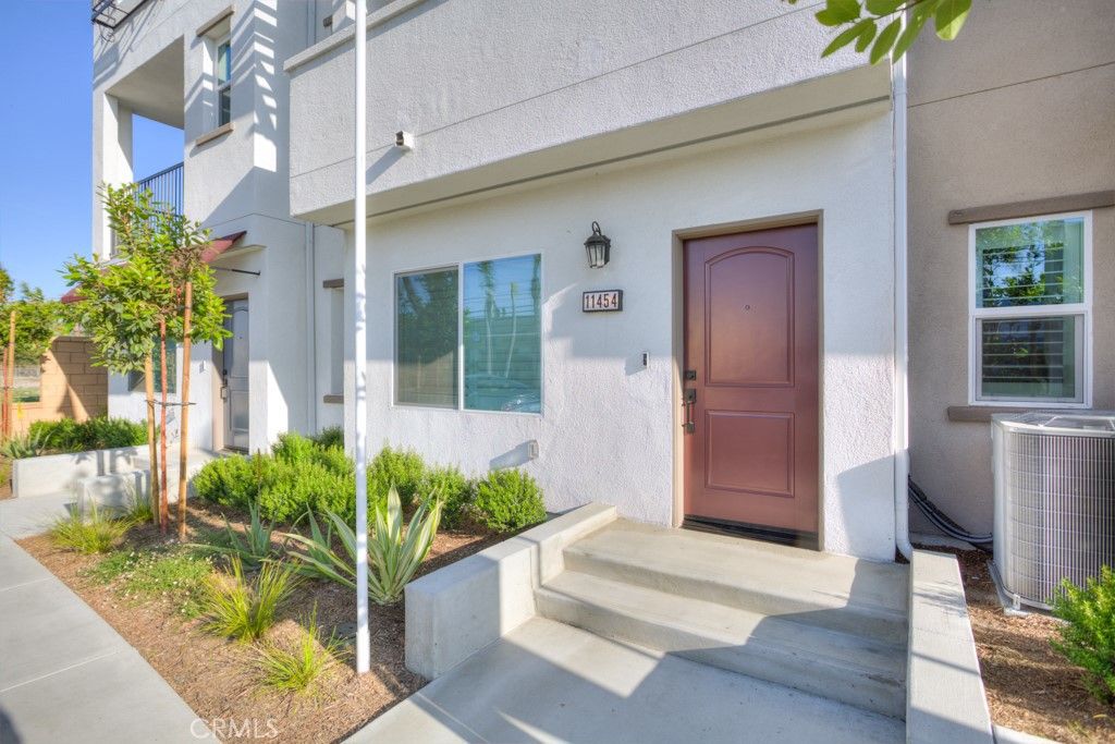 11454 Artesia, Artesia, CA 90701