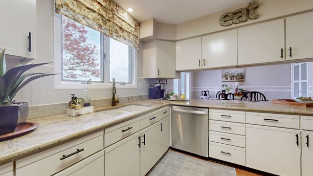 407 Country Club Ct, Clarksville, TN 37043