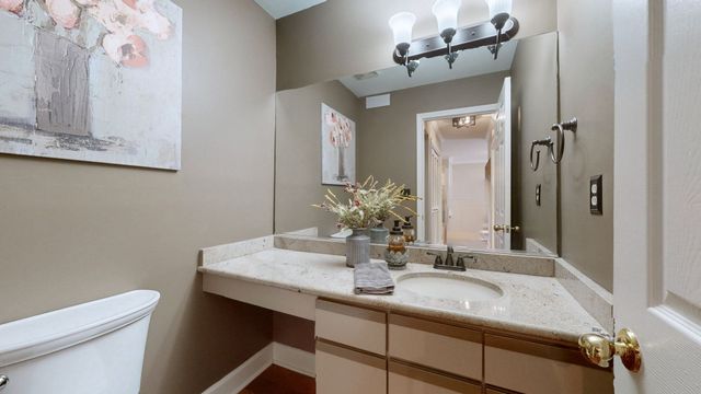 407 Country Club Ct, Clarksville, TN 37043