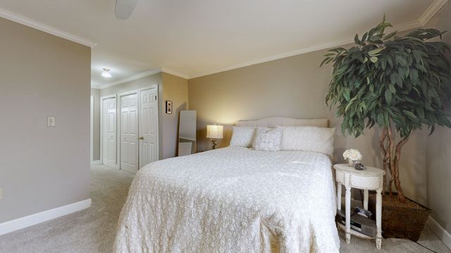 407 Country Club Ct, Clarksville, TN 37043