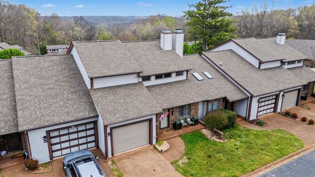 407 Country Club Ct, Clarksville, TN 37043
