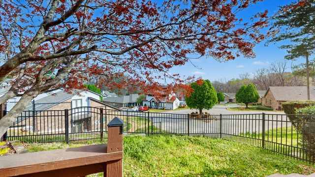 407 Country Club Ct, Clarksville, TN 37043