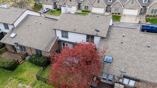 407 Country Club Ct, Clarksville, TN 37043