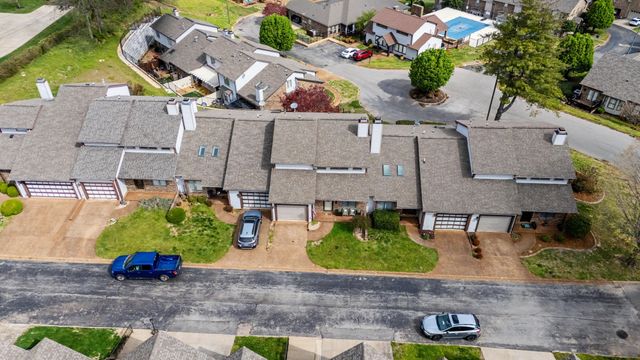 407 Country Club Ct, Clarksville, TN 37043