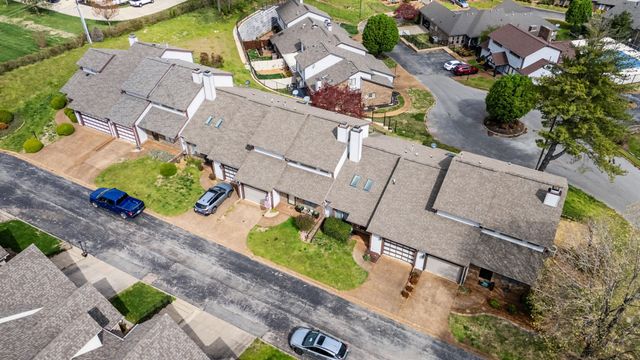407 Country Club Ct, Clarksville, TN 37043