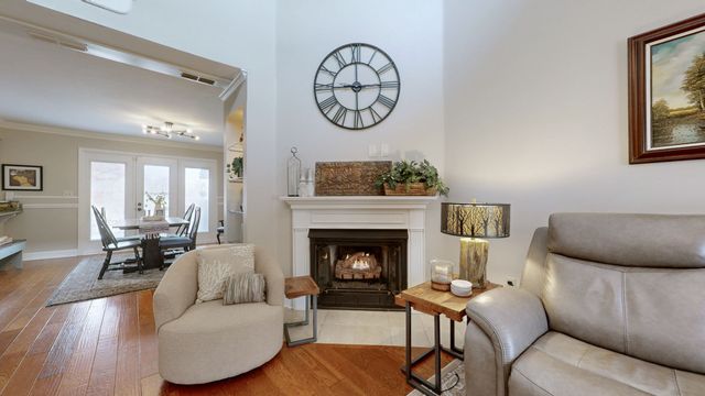 407 Country Club Ct, Clarksville, TN 37043