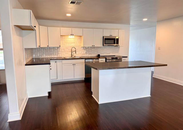 1025 Hickory St, Morgan City, LA 70380