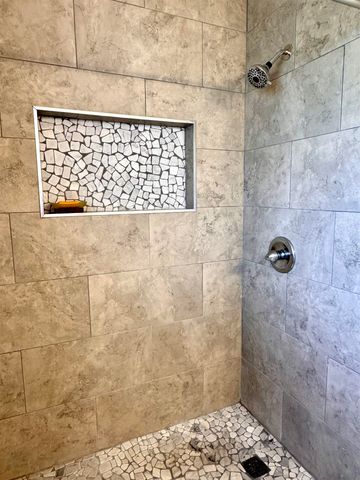 1025 Hickory St, Morgan City, LA 70380