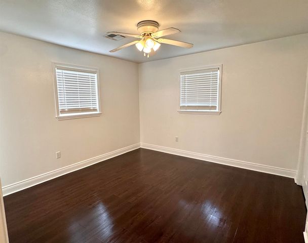 1025 Hickory St, Morgan City, LA 70380