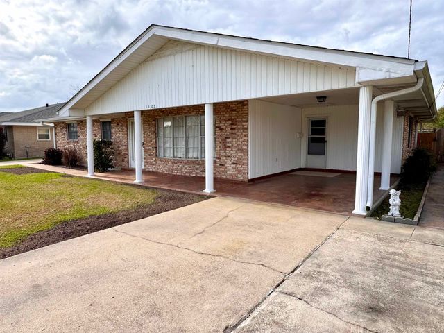 1025 Hickory St, Morgan City, LA 70380
