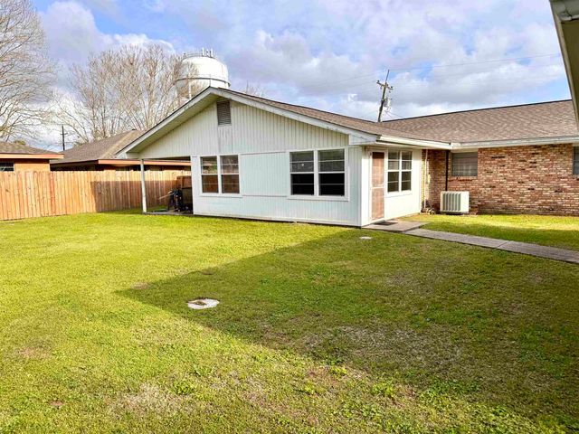 1025 Hickory St, Morgan City, LA 70380