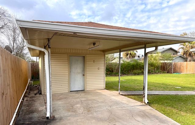 1025 Hickory St, Morgan City, LA 70380