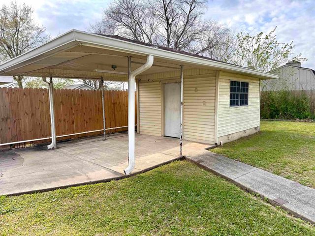 1025 Hickory St, Morgan City, LA 70380