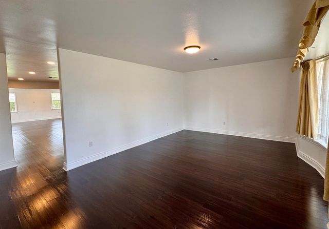 1025 Hickory St, Morgan City, LA 70380