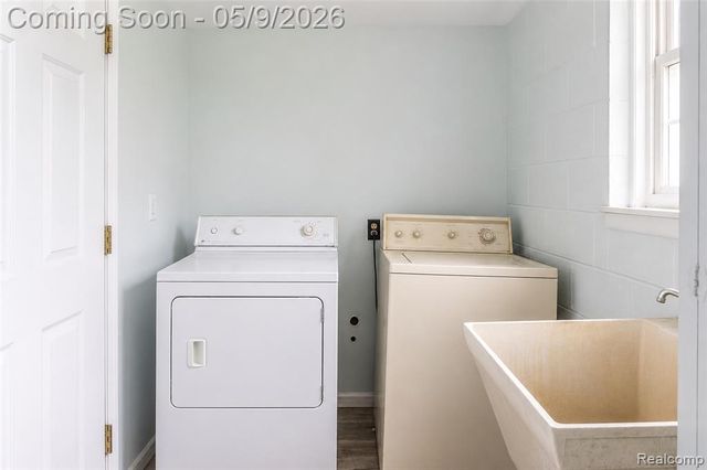 21411 Pontiac Trail, South Lyon, MI 48178