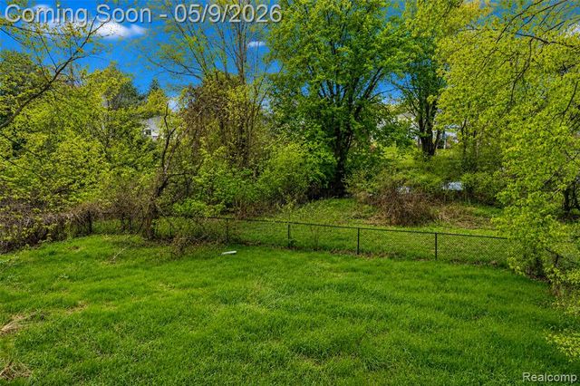 21411 Pontiac Trail, South Lyon, MI 48178