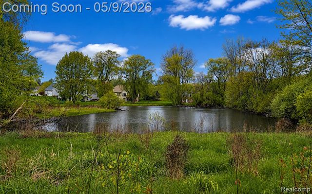 21411 Pontiac Trail, South Lyon, MI 48178