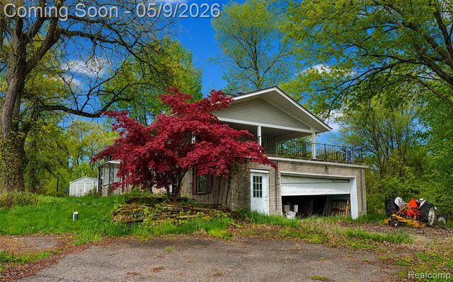 21411 Pontiac Trail, South Lyon, MI 48178