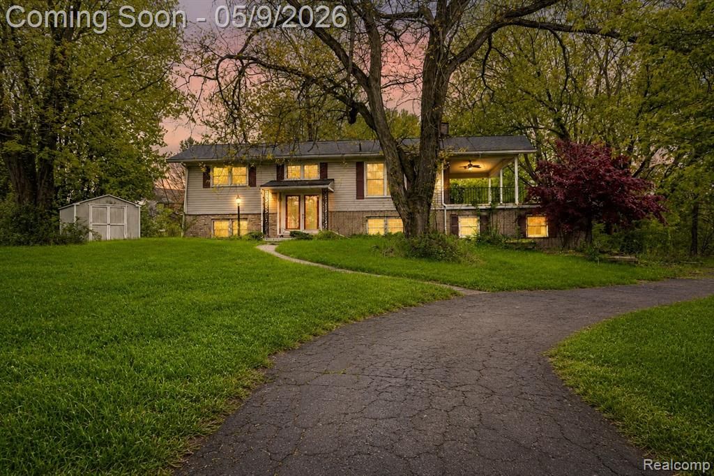 21411 Pontiac Trail, South Lyon, MI 48178
