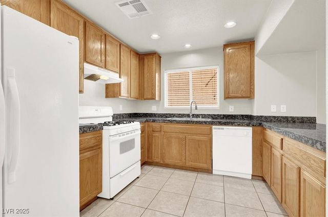 6909 Graceful Cloud Avenue, Henderson, NV 89011