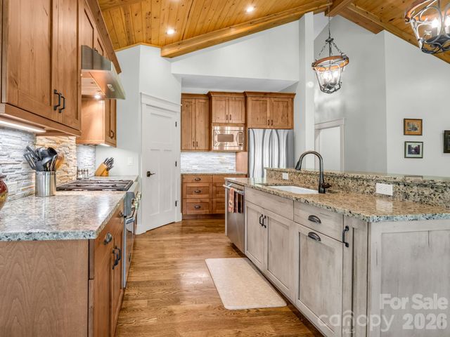 16 Panther Gap Road, Black Mountain, NC 28711