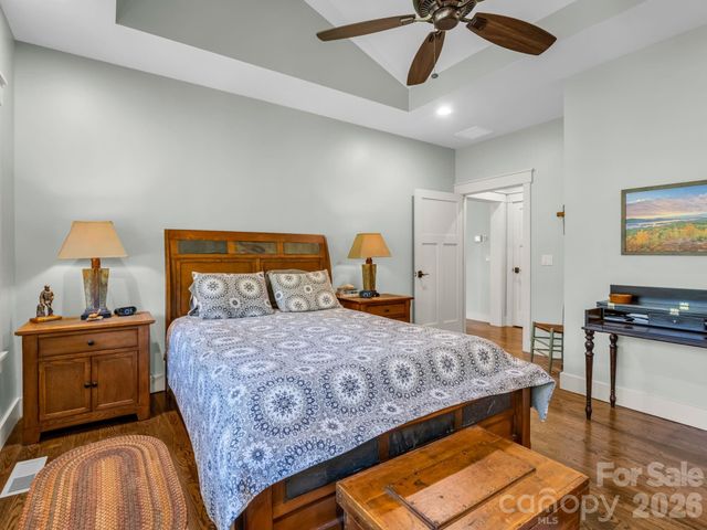 16 Panther Gap Road, Black Mountain, NC 28711