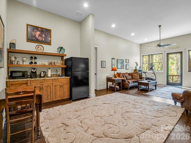 16 Panther Gap Road, Black Mountain, NC 28711