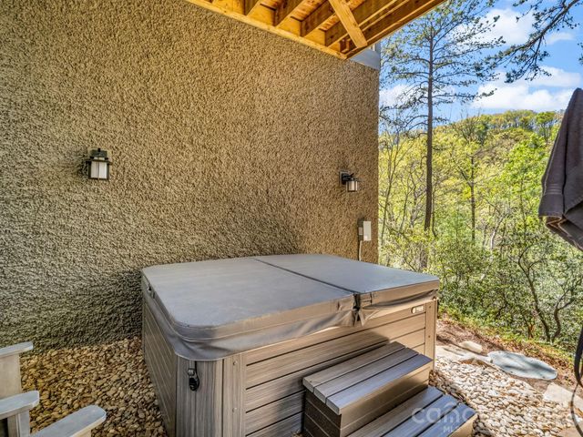 16 Panther Gap Road, Black Mountain, NC 28711