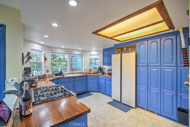 582 Rose Lane, Twin Peaks, CA 92391