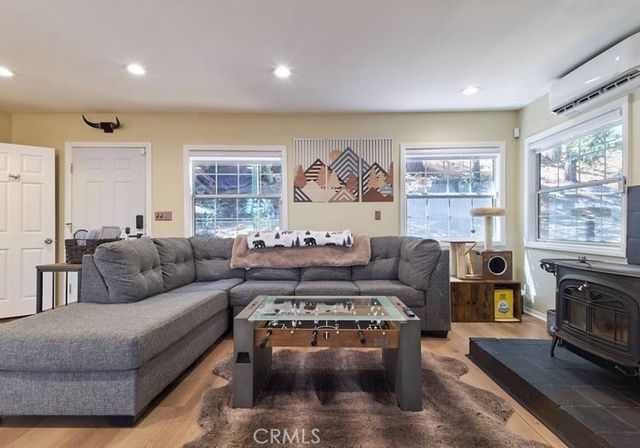 582 Rose Lane, Twin Peaks, CA 92391