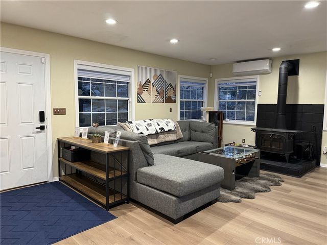 582 Rose Lane, Twin Peaks, CA 92391