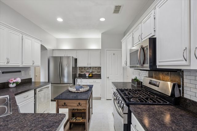 5948 Hillview Drive, Watauga, TX 76148