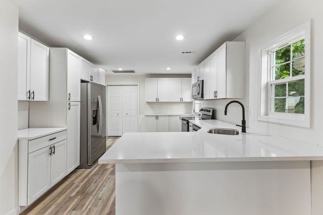 527 E Castle St, Murfreesboro, TN 37130