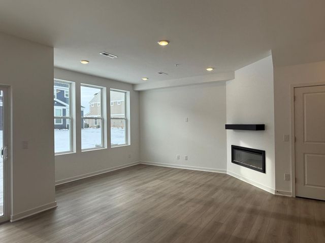 4748 AirLake Curve, Woodbury, MN 55129