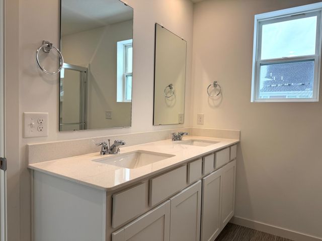 4748 AirLake Curve, Woodbury, MN 55129