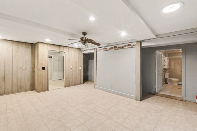 11303 W Dr N, Bellevue, MI 49021