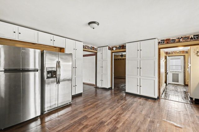 11303 W Dr N, Bellevue, MI 49021