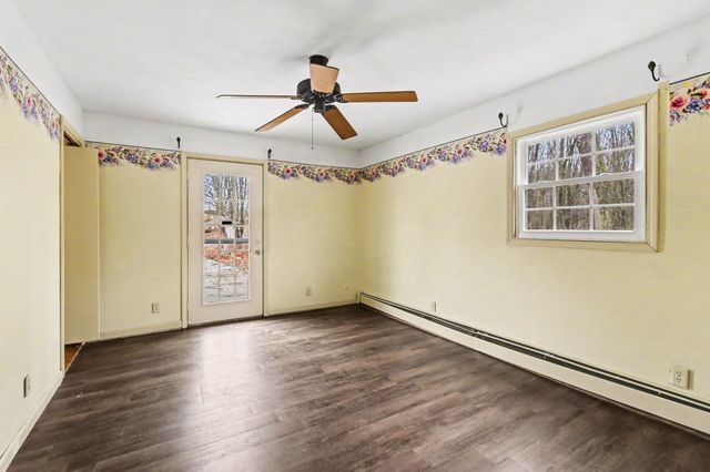 11303 W Dr N, Bellevue, MI 49021