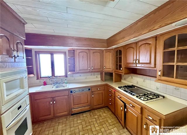 24 Washington Street, New Albion, NY 14719